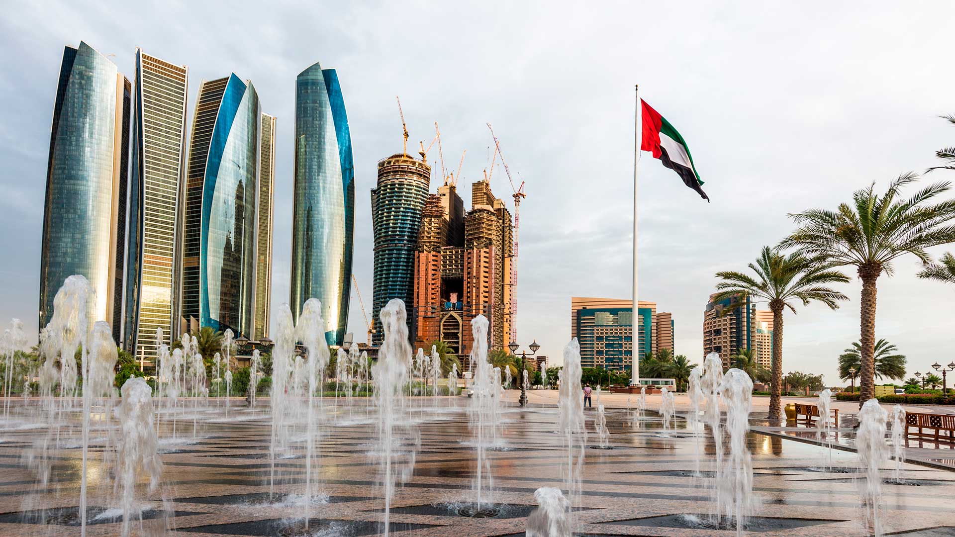 Регистрация корпоративного налога в ОАЭ открыта для публичных акционерных компаний и частных компаний