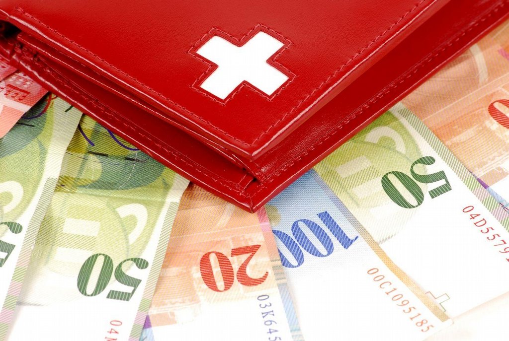 Налоговая служба США требует раскрытия данных клиентов от 40 банков Швейцарии