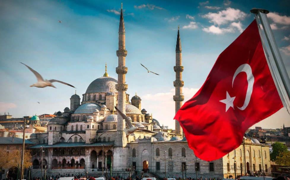 Турция повышает ставку корпоративного налога для компаний финансового сектора в 2022 году и предоставляет освобождение от НДС для производственного и туристического секторов